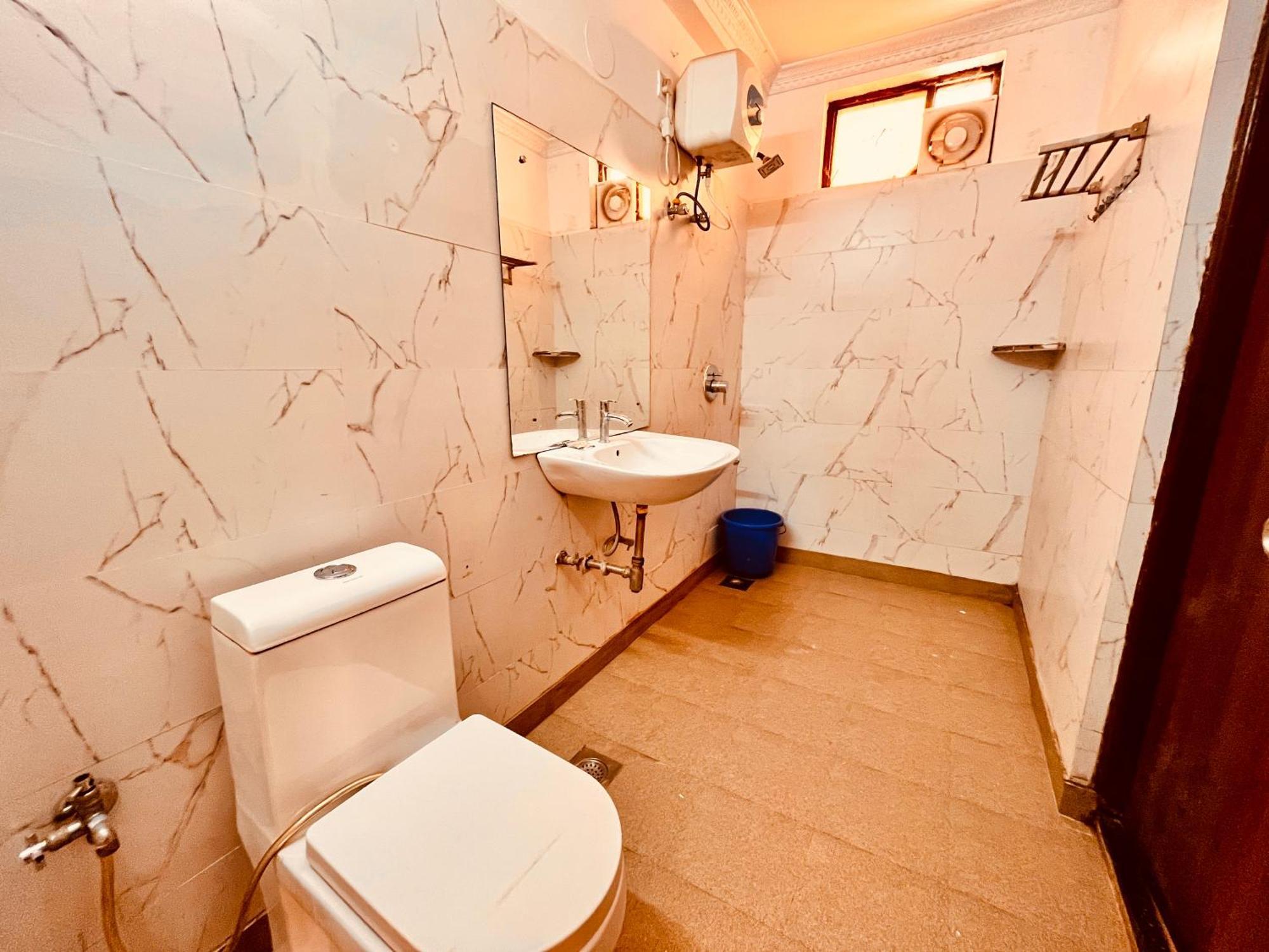 Summer Beach Resort, Goa - #Near Baga Beach #Swimming Pool #Garden #Bar #Lift #Premium Rooms #Property Of The Year #70565-84665 Calangute Exterior foto