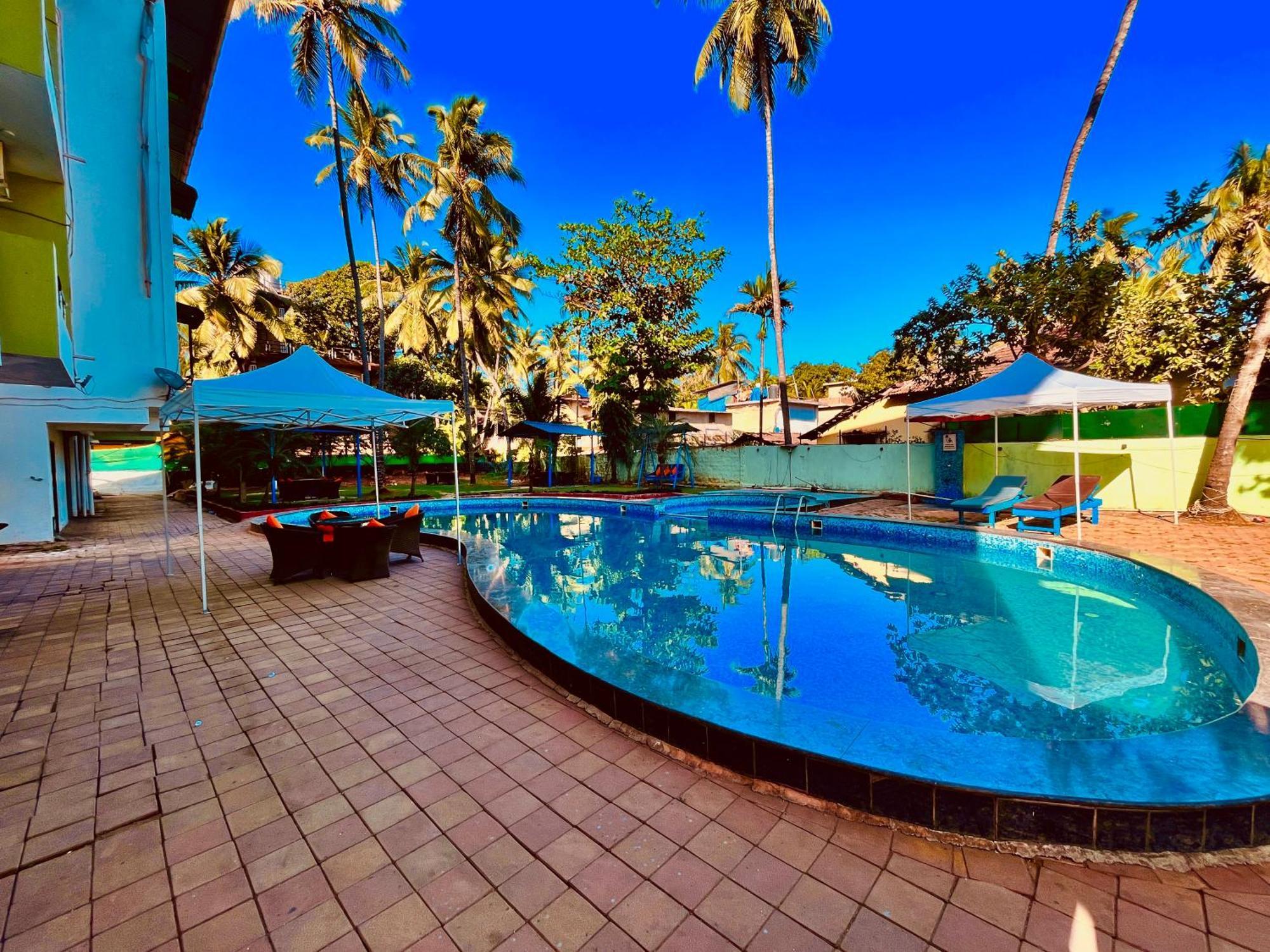 Summer Beach Resort, Goa - #Near Baga Beach #Swimming Pool #Garden #Bar #Lift #Premium Rooms #Property Of The Year #70565-84665 Calangute Exterior foto